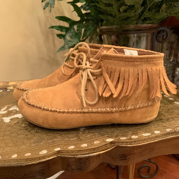 Other - Moccasin